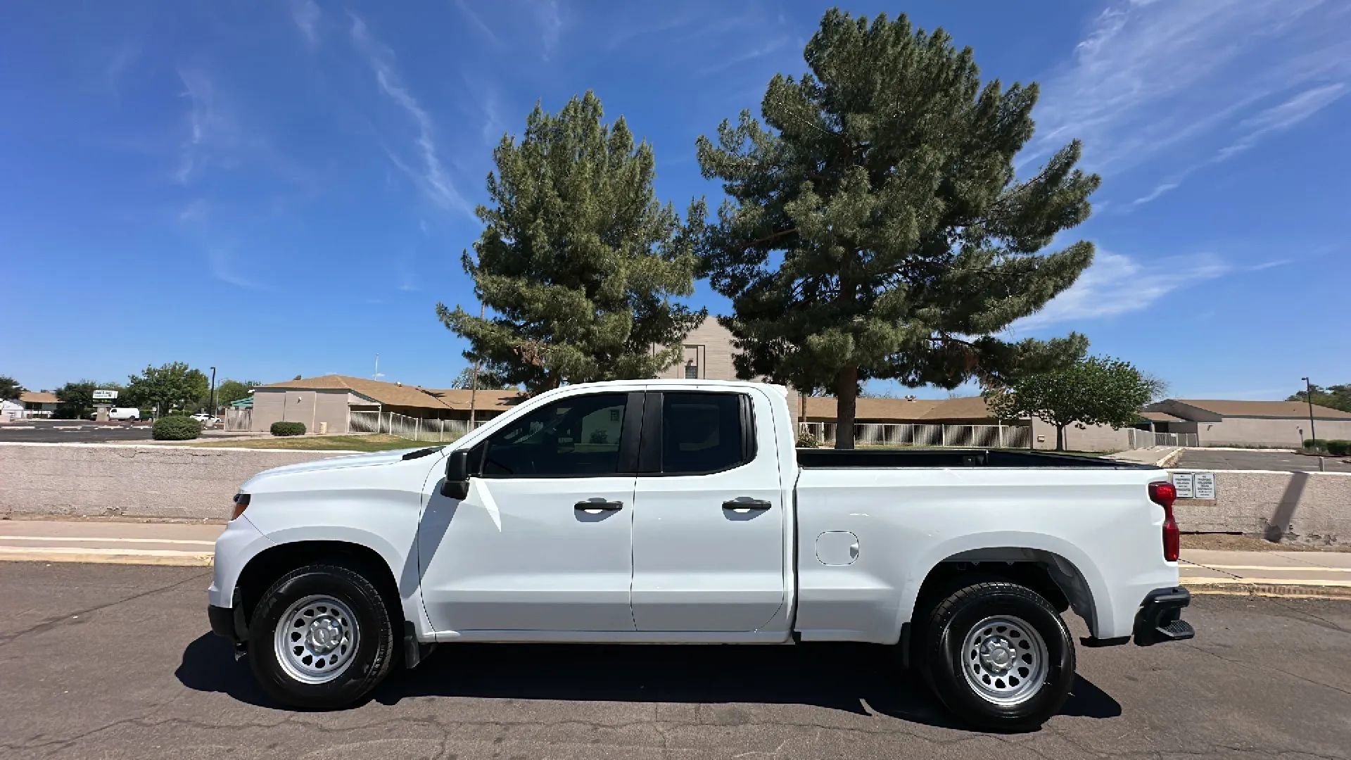 Used 2022 Chevrolet Silverado 1500 W/T w/ Trailering Package image 1