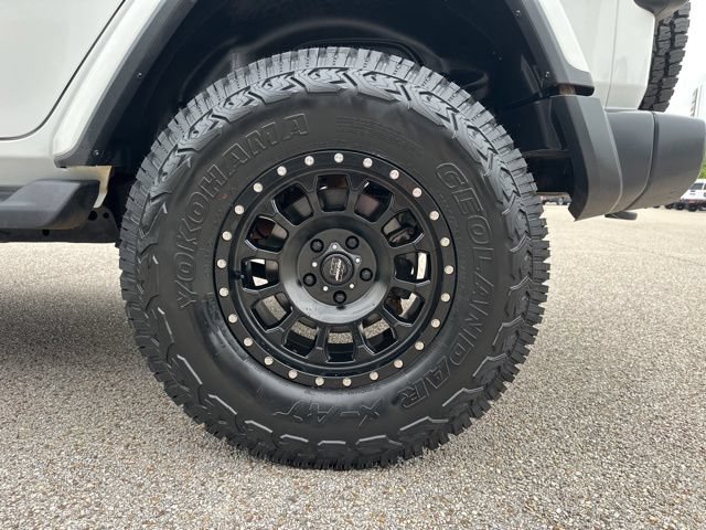 Used 2020 Jeep Wrangler Unlimited Sahara AWD/4WD image 46