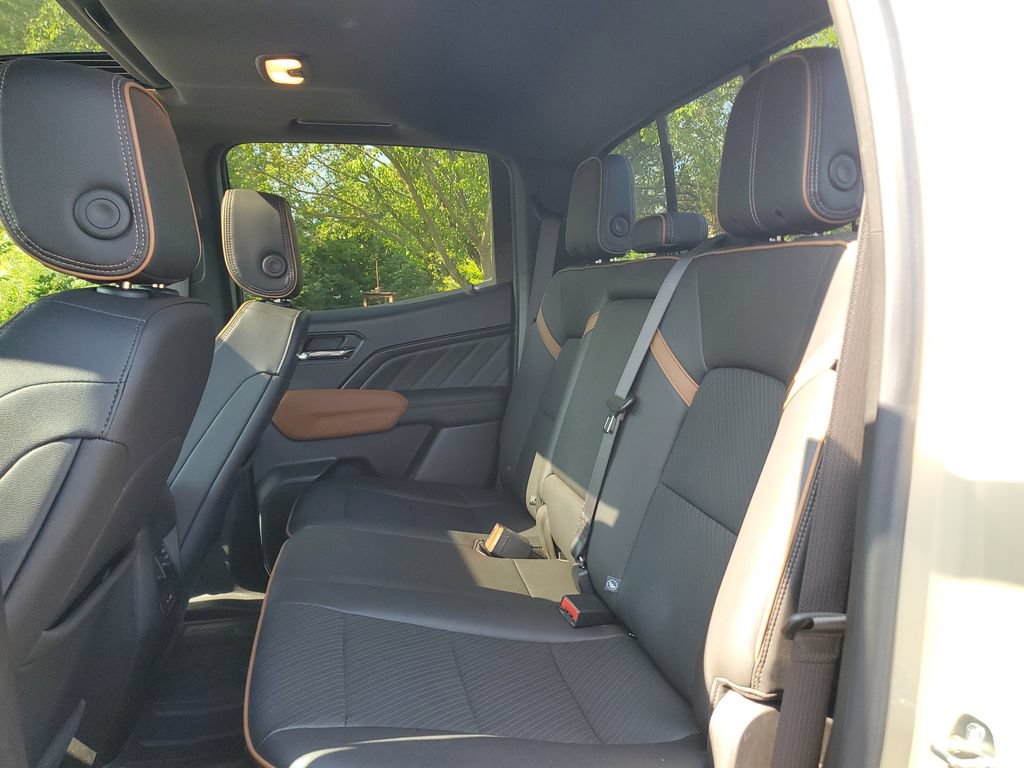 Used 2023 GMC Canyon AT4 w/ AT4 Premium Package AWD/4WD image 10