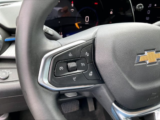 Used 2025 Chevrolet Trax LT w/ Sunroof Package FWD image 15