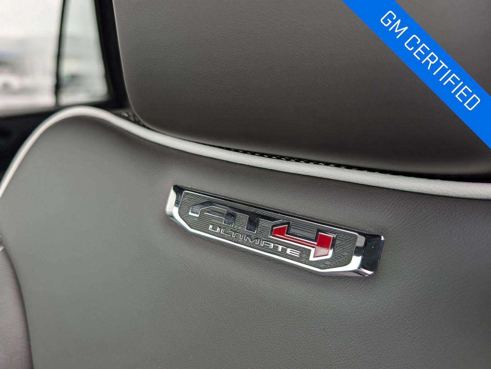 Used 2025 GMC Yukon AT4 Ultimate w/ LPO, Floor Liner Package image 15