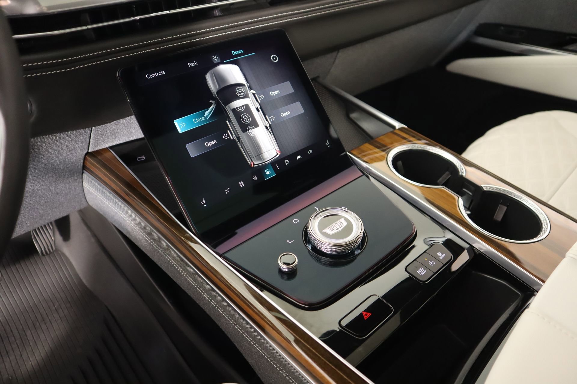 Used 2025 Cadillac Escalade Sport Platinum image 9