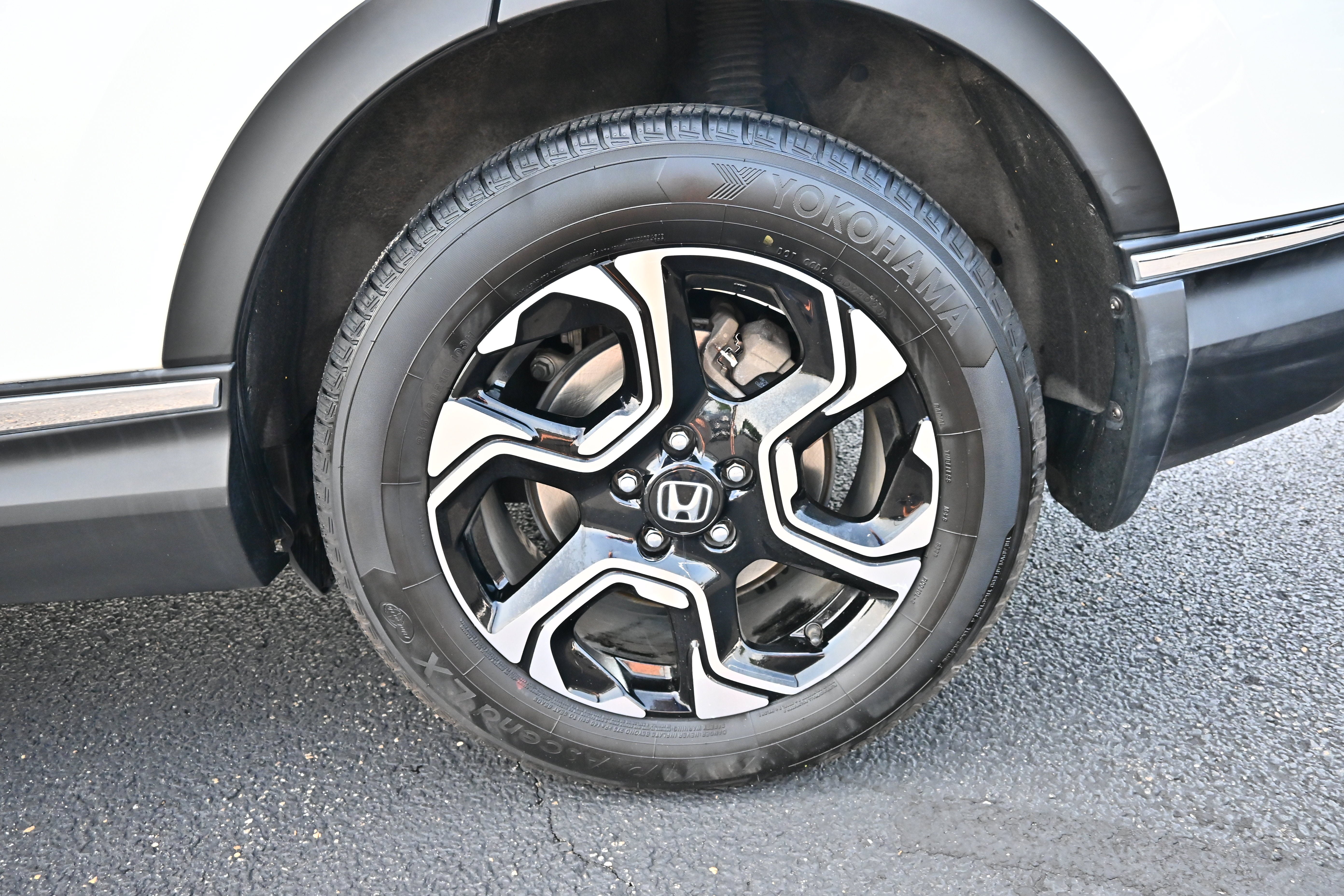 Used 2018 Honda CR-V Touring image 11