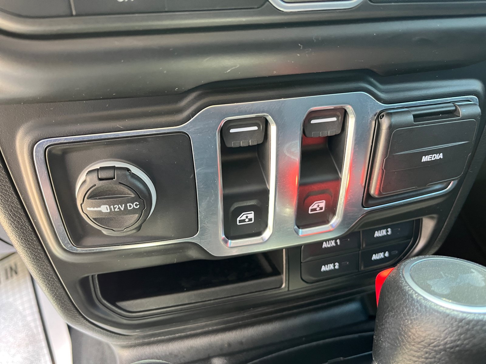 Used 2023 Jeep Wrangler Sport AWD/4WD image 26