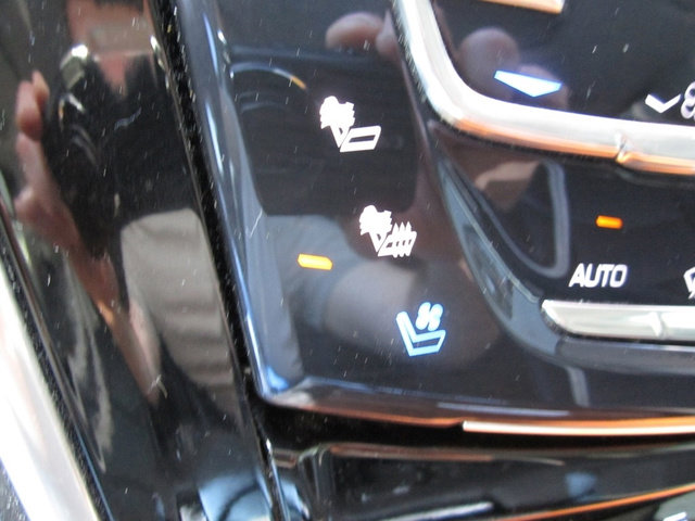 Used 2018 Cadillac Escalade Luxury w/ LPO, Radiant Package image 28