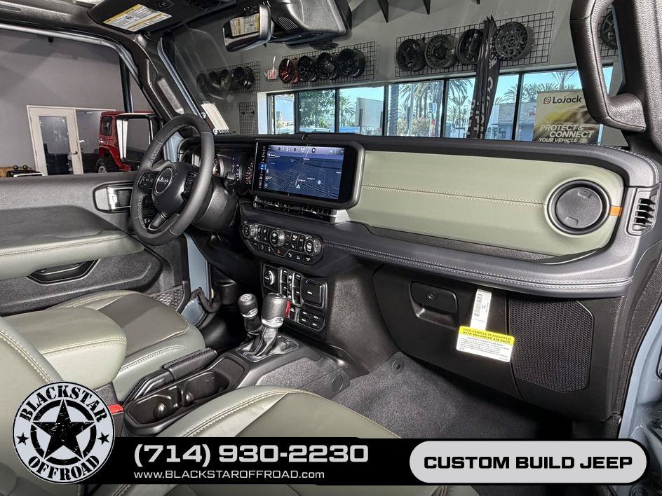 Used 2025 Jeep Gladiator Mojave AWD/4WD image 20