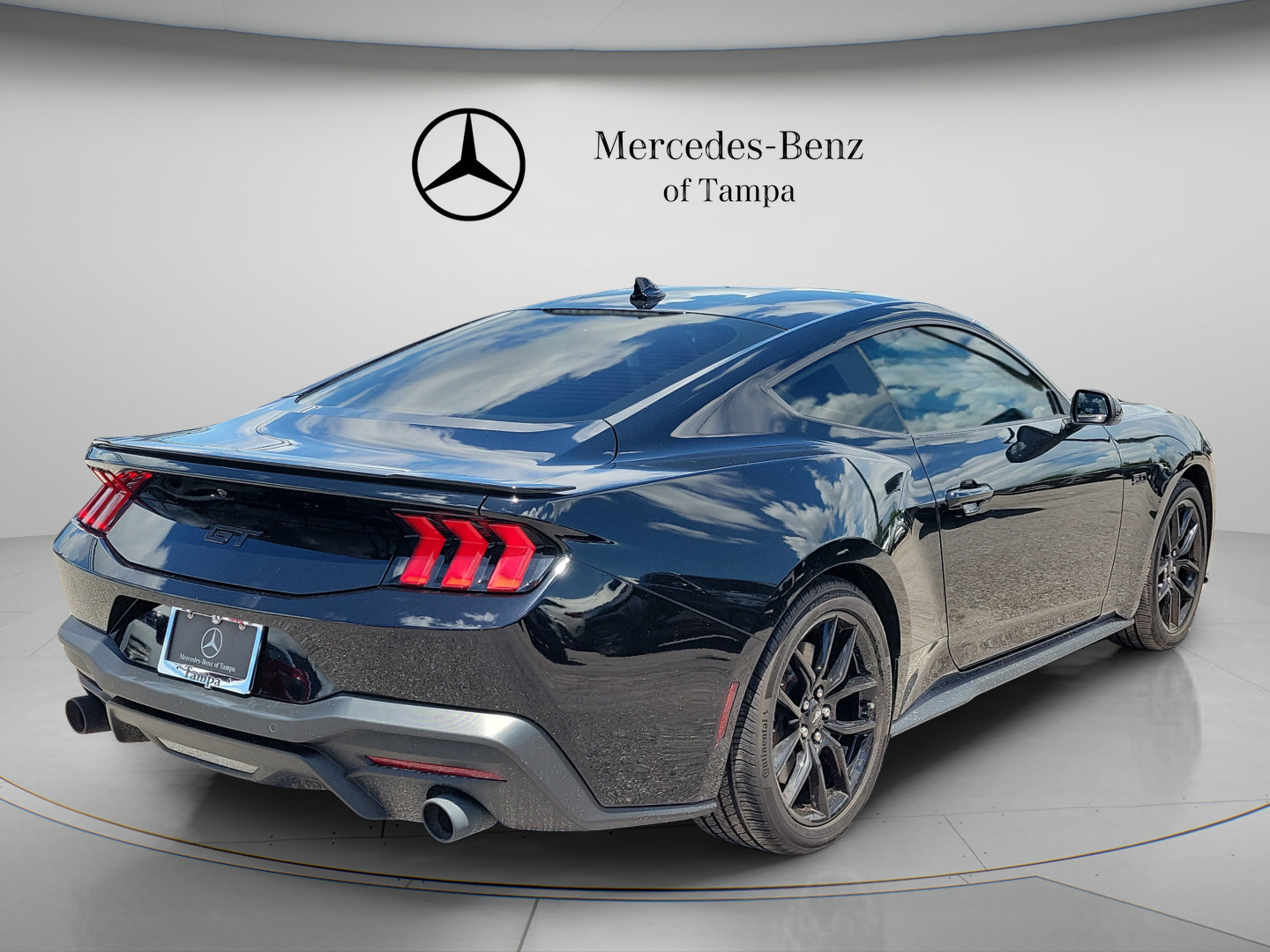 Used 2025 Ford Mustang GT RWD image 3
