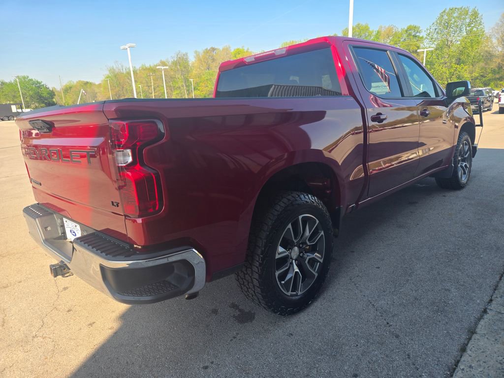 Used 2022 Chevrolet Silverado 1500 LT w/ LPO, Dark Essentials Package RWD image 4