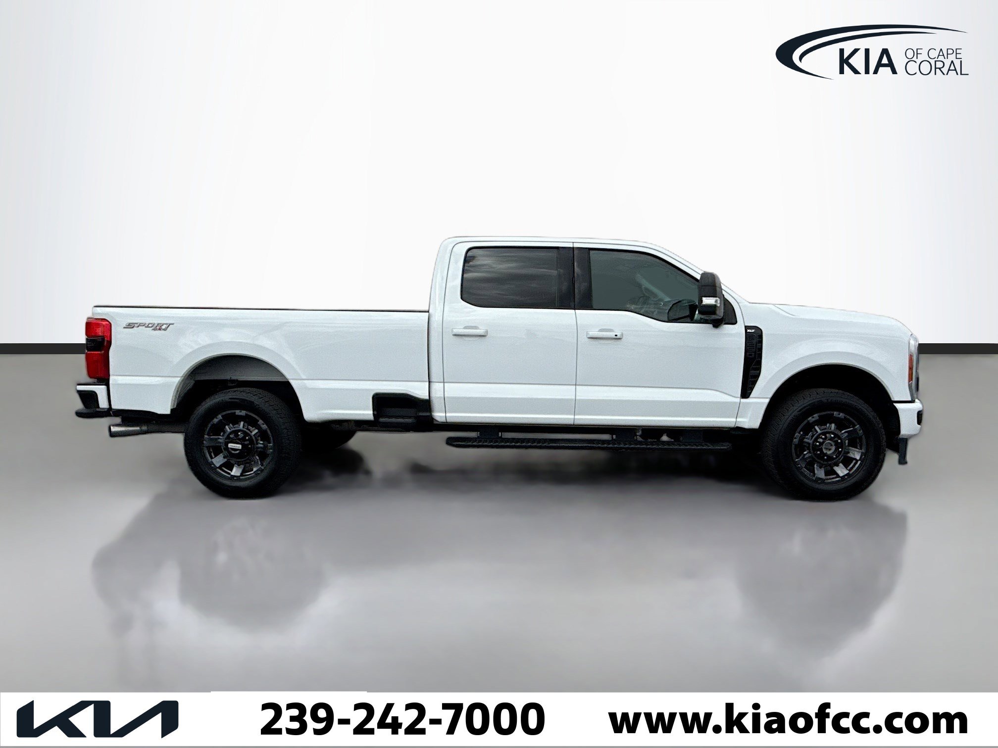 Used 2023 Ford F250 XLT w/ XLT Premium Package image 6