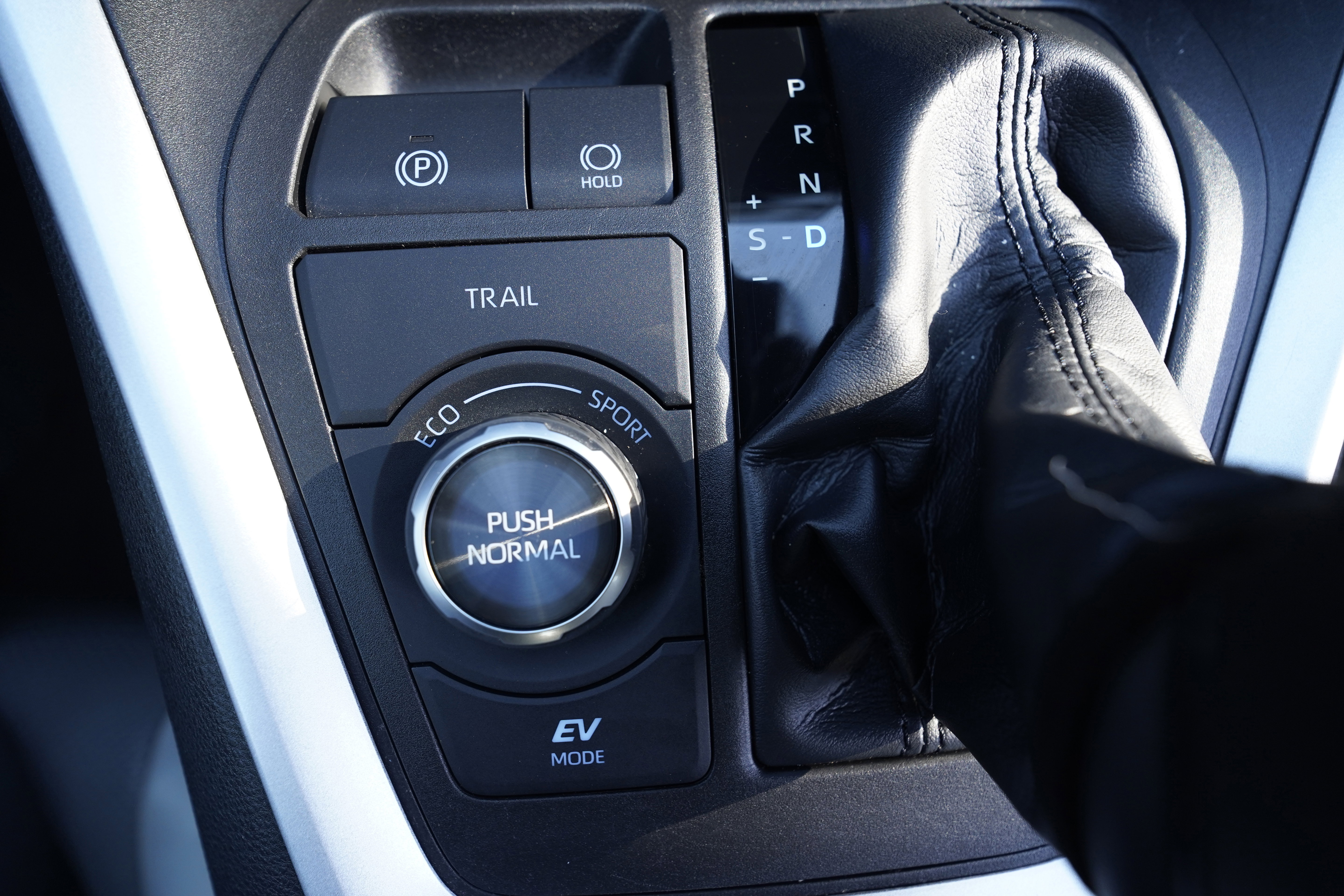 Used 2021 Toyota RAV4 Limited AWD/4WD image 33