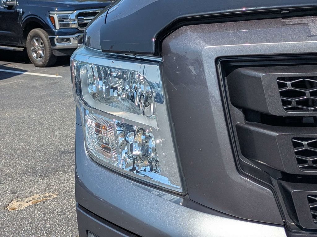 Used 2021 Nissan Titan SV w/ SV Convenience Package AWD/4WD image 10