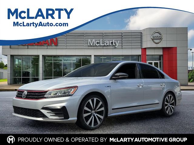 Used 2018 Volkswagen Passat 3.6 FWD image 1