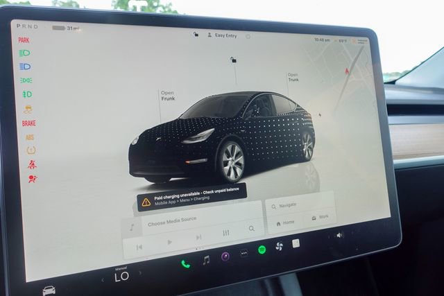 Used 2022 Tesla Model Y Long Range image 15