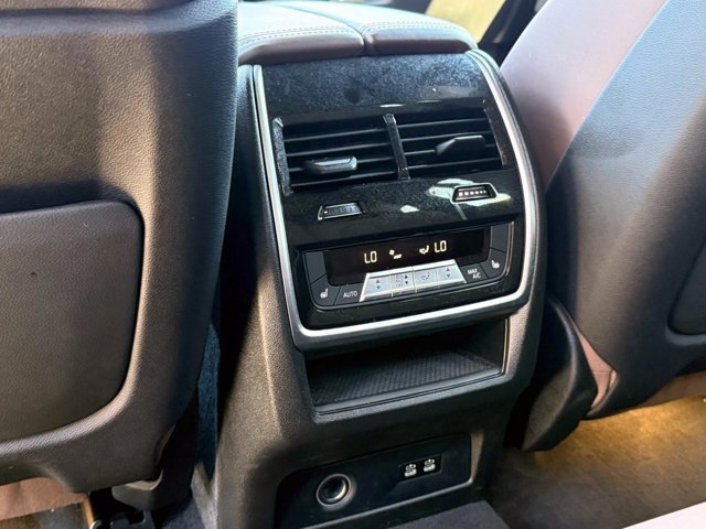 Certified 2024 BMW X7 M60i w/ Climate Comfort Package image 17
