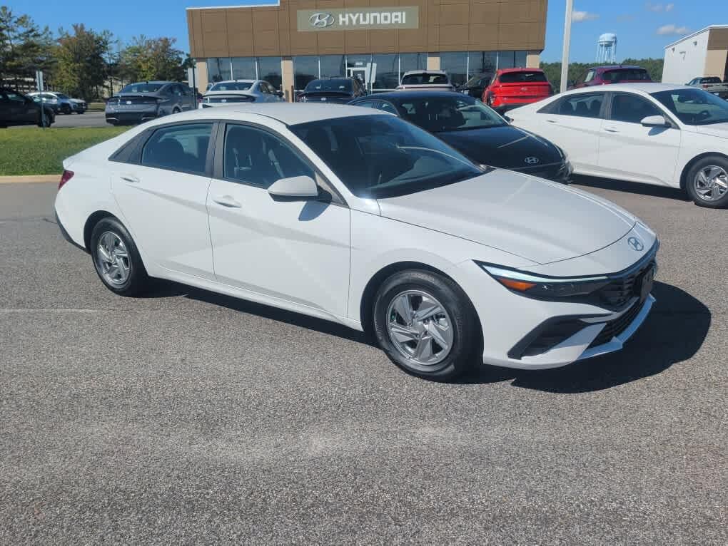 New 2026 Hyundai Elantra SE FWD image 15