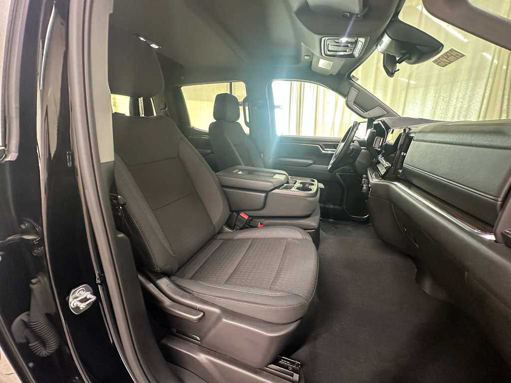Used 2025 Chevrolet Silverado 1500 LT AWD/4WD image 18