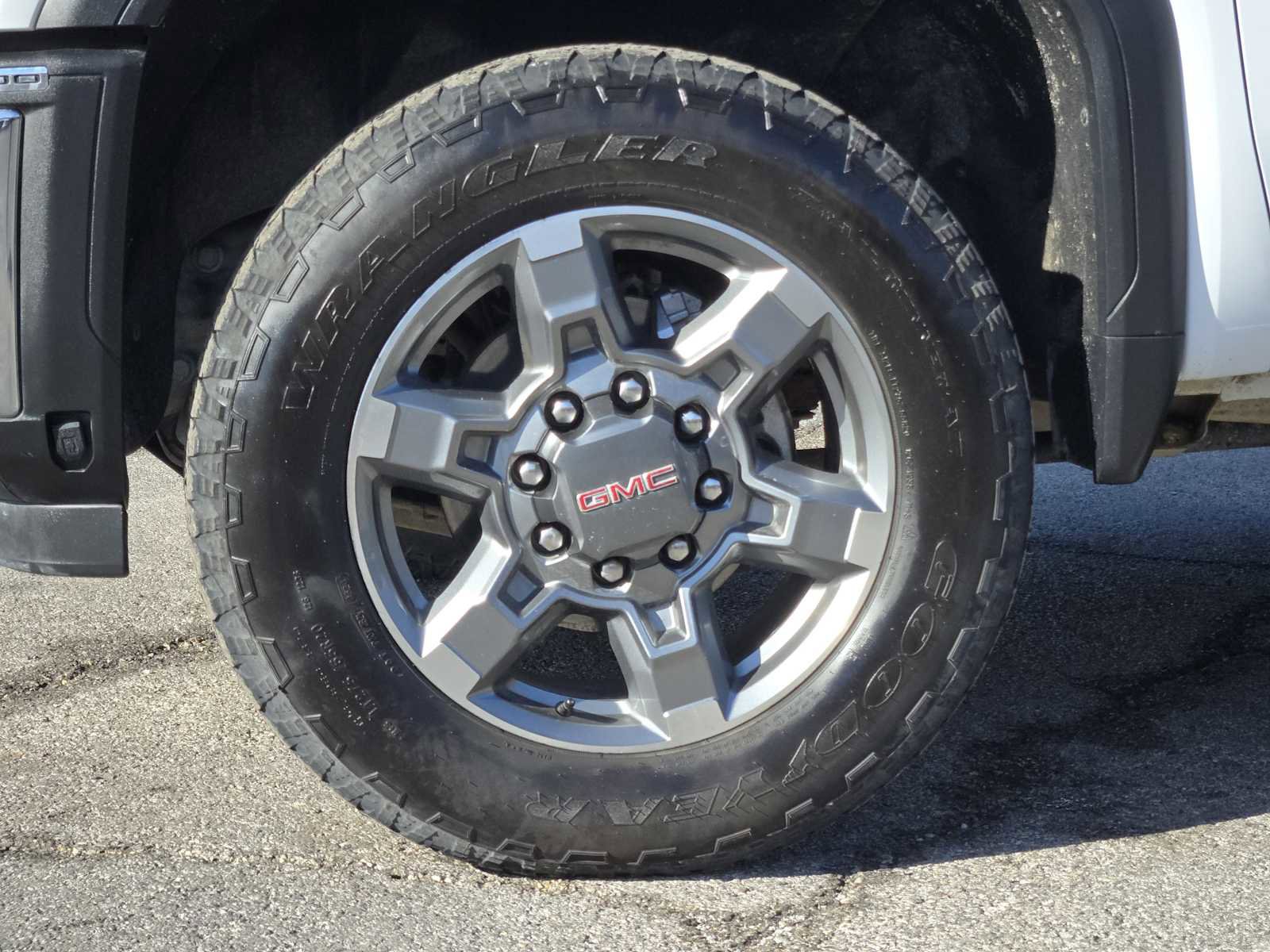 Certified 2025 GMC Sierra 2500 SLT w/ SLT Convenience Package image 31