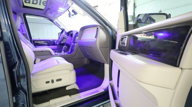 Used 2016 Lincoln Navigator L Select image 10