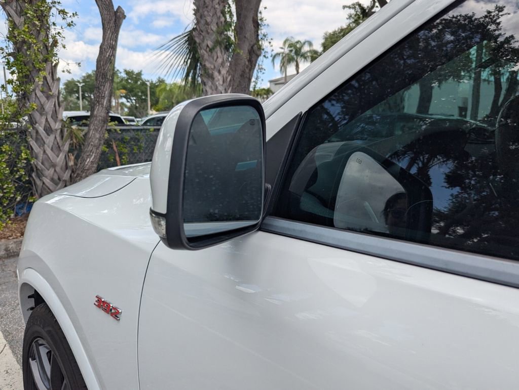 Used 2019 Dodge Durango SRT w/ Technology Group AWD/4WD image 21