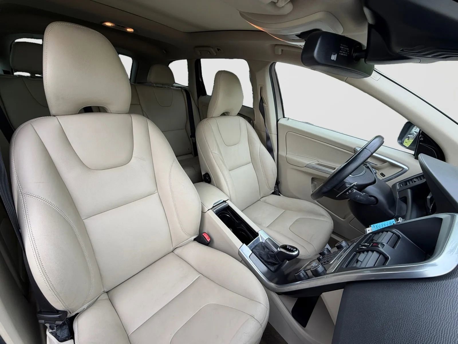 Used 2015 Volvo XC60 T6 Platinum w/ Protection Package AWD/4WD image 21