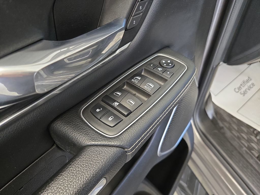 Used 2023 RAM 1500 Laramie AWD/4WD image 13