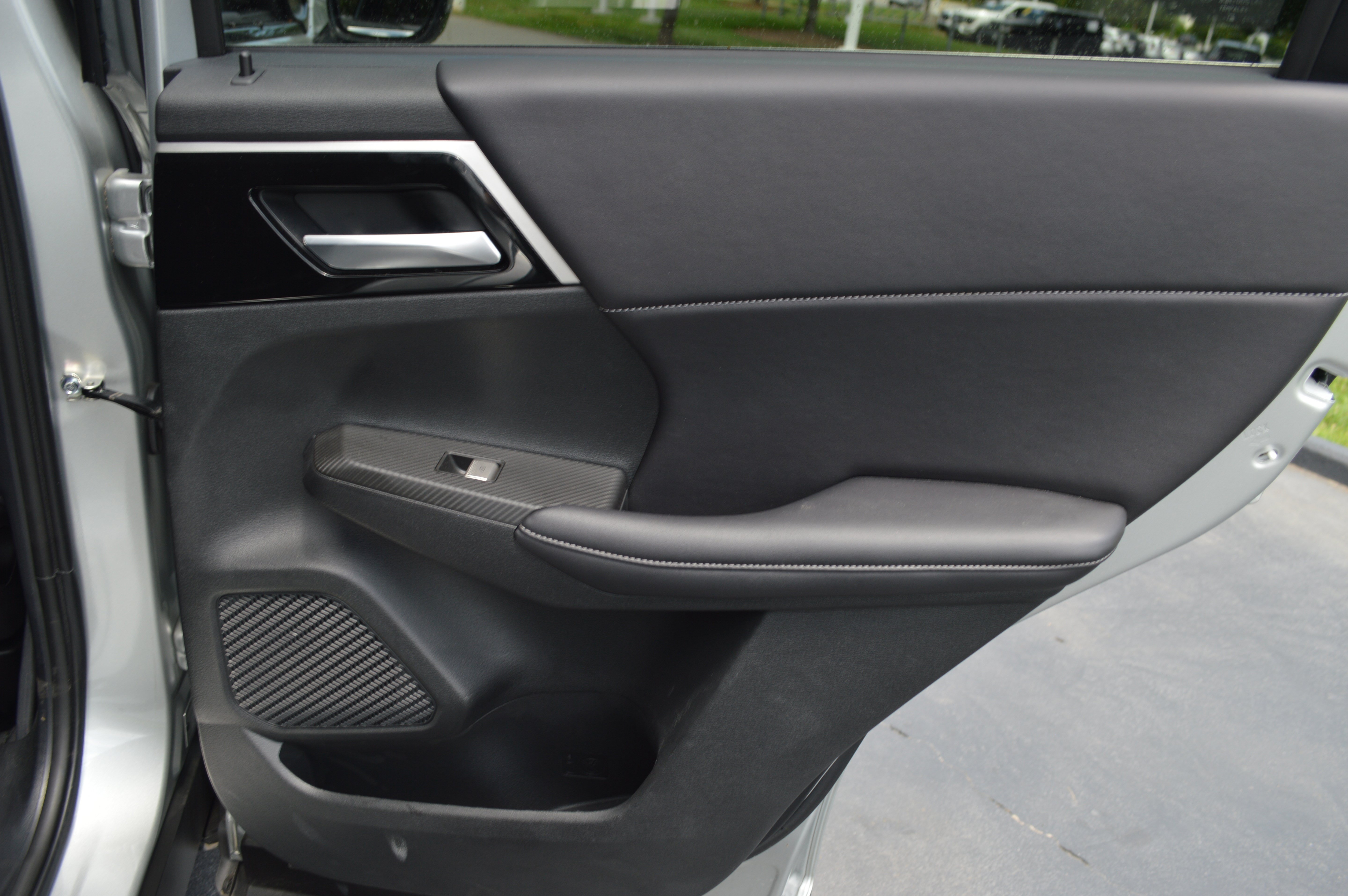 Used 2024 Mitsubishi Outlander SE FWD image 35