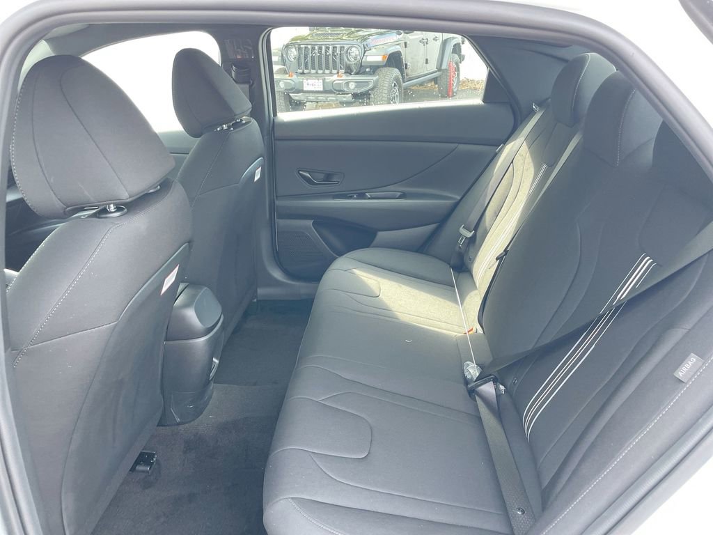 Used 2025 Hyundai Elantra Sport image 47
