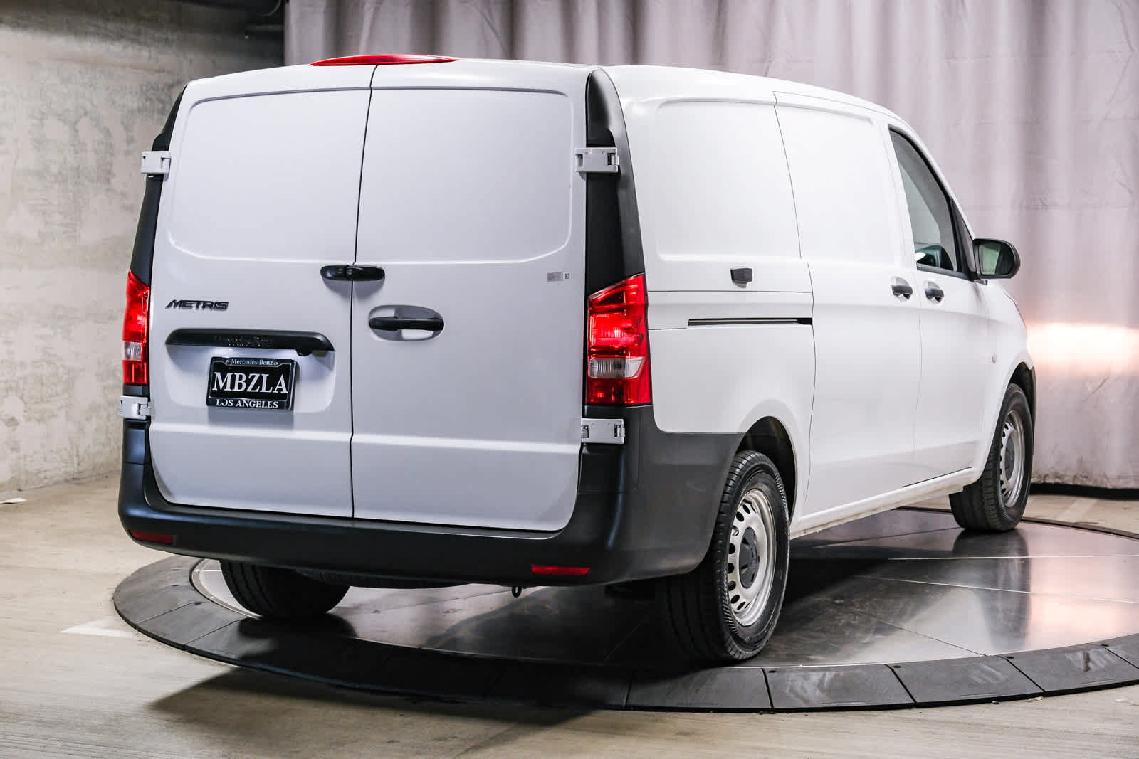 Used 2022 Mercedes-Benz Metris image 4