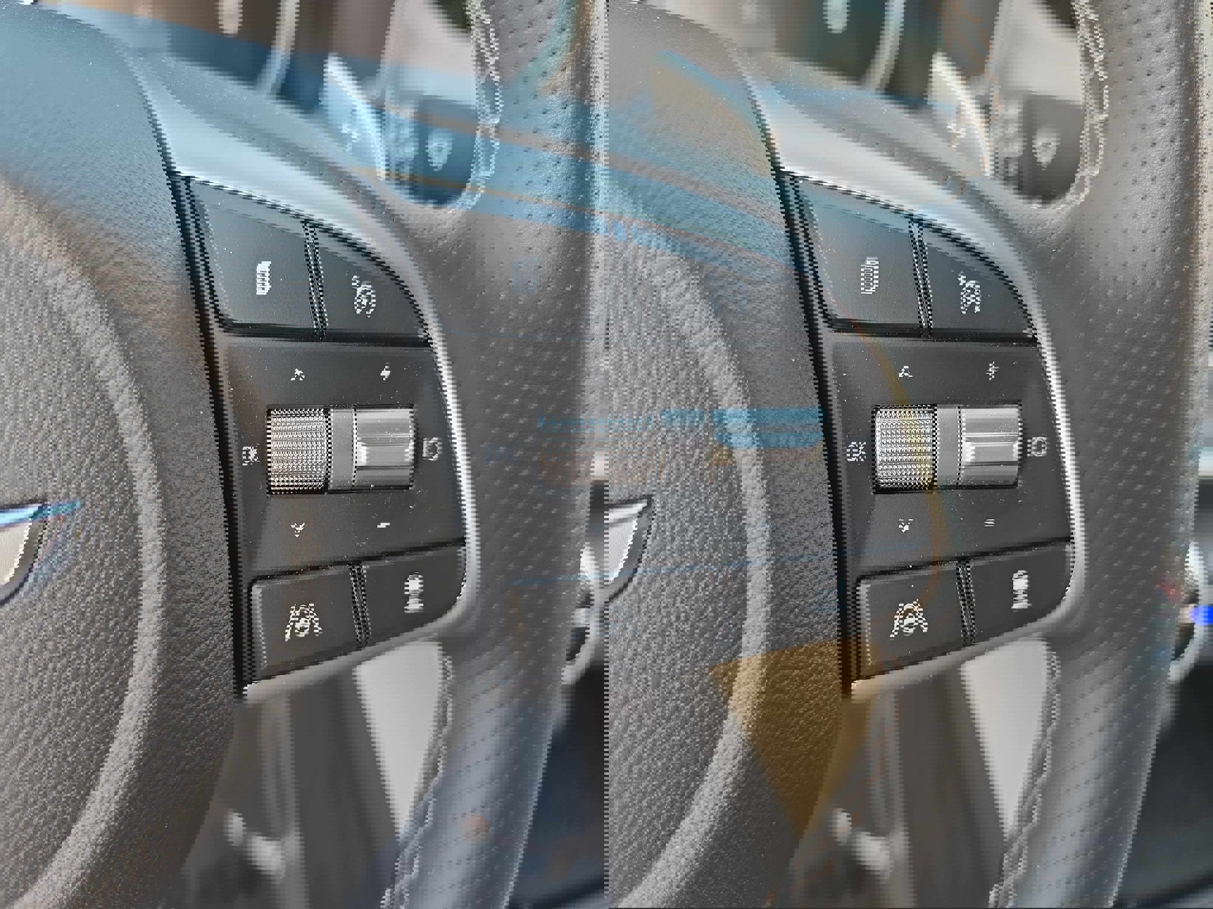 Used 2023 Genesis G70 2.0T w/ Sport Prestige Package image 17