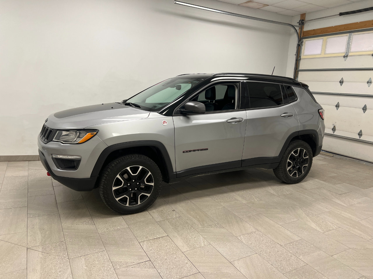 Used 2021 Jeep Compass Trailhawk w/ Convenience Group image 2