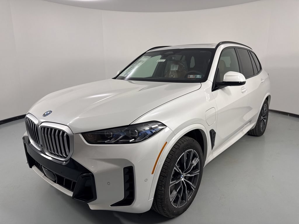 New 2026 BMW X5 xDrive50e w/ M Sport Package AWD/4WD image 3