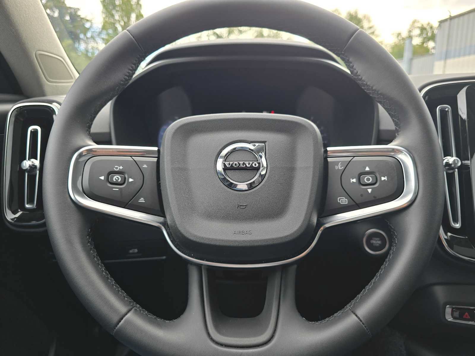 Used 2026 Volvo XC40 B5 Plus w/ Protection Package Premier AWD/4WD image 24