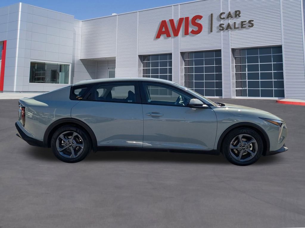 Used 2025 Kia K4 LXS image 7