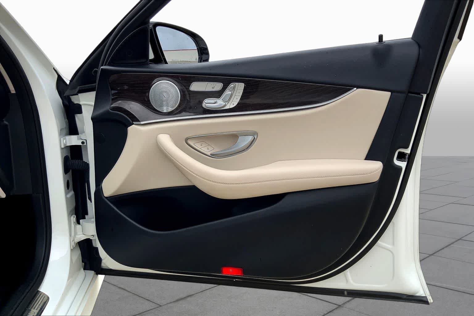 Used 2019 Mercedes-Benz E 300 image 23