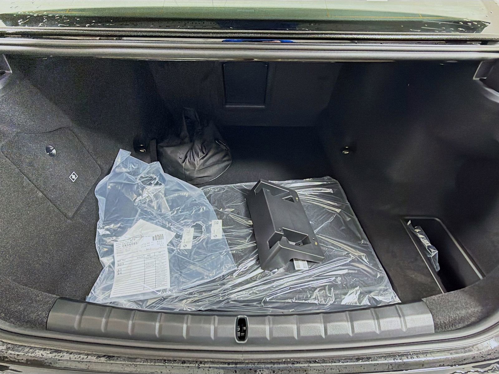 New 2026 BMW 750e xDrive image 29