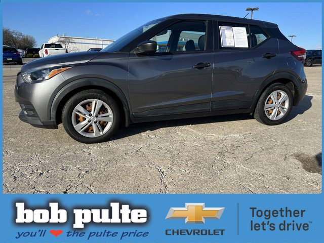 Used 2020 Nissan Kicks S image 1