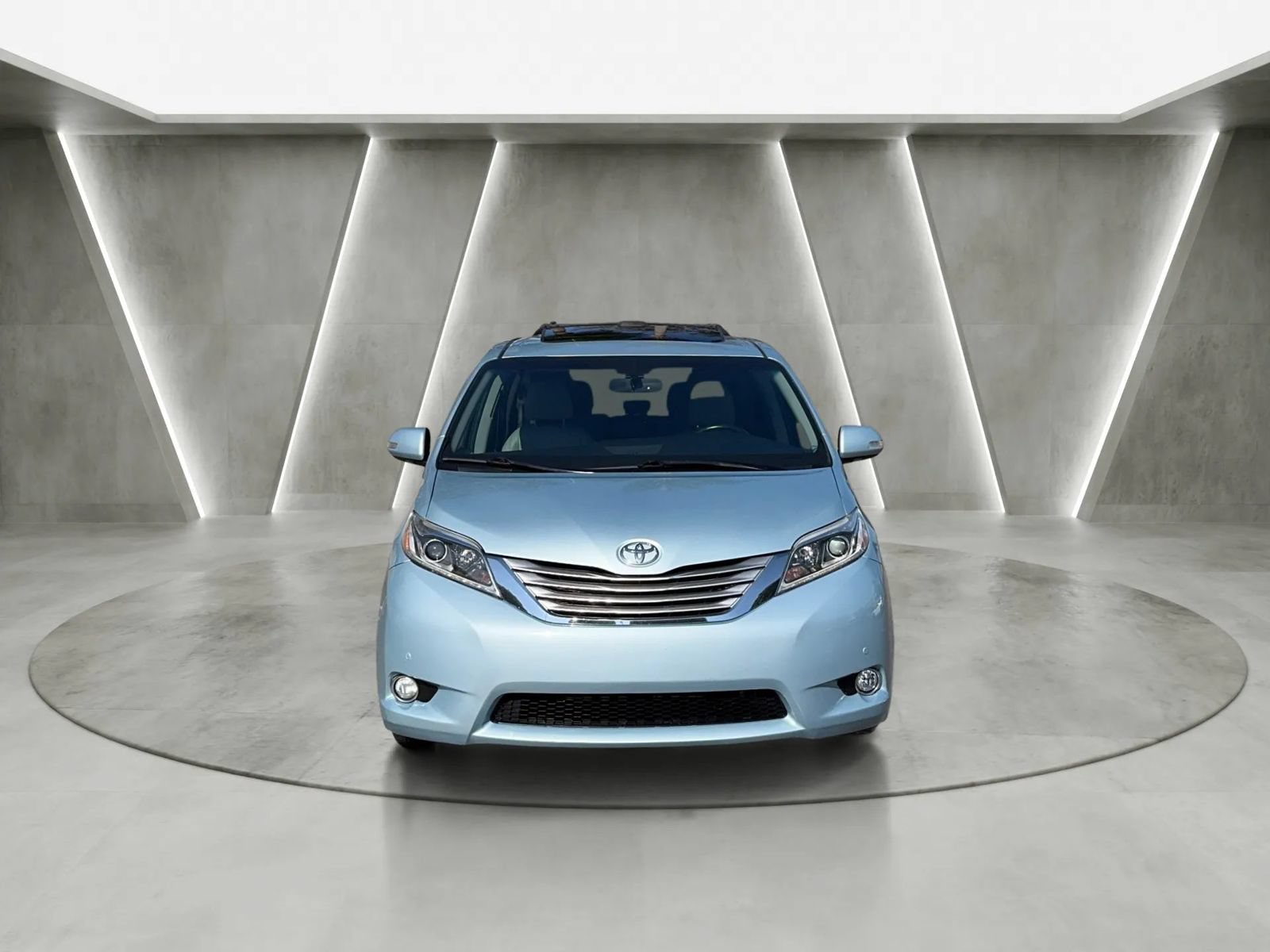 Used 2015 Toyota Sienna Limited FWD image 8