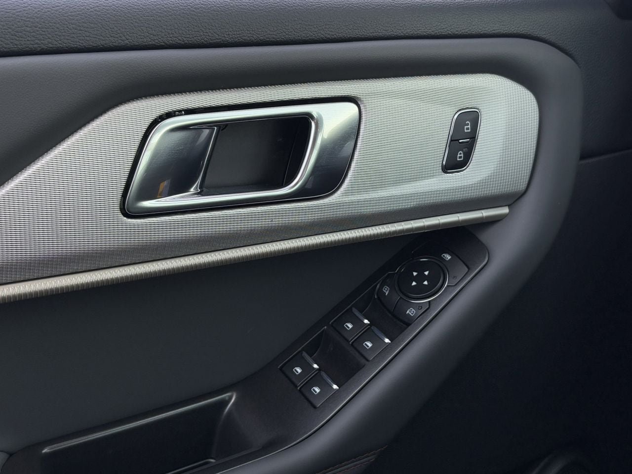 New 2026 Ford Explorer Active w/ Active Comfort Package RWD image 22