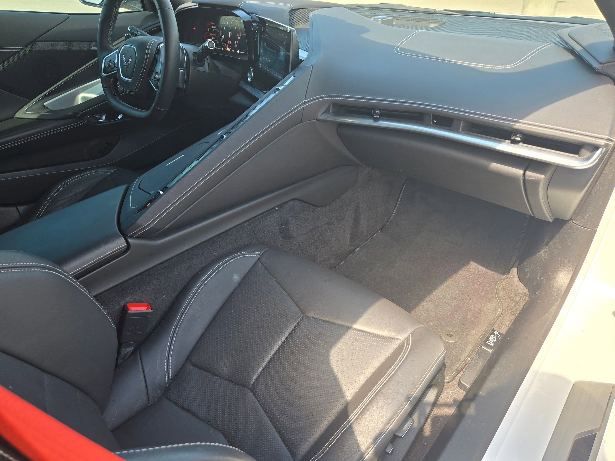 Used 2025 Chevrolet Corvette Stingray Coupe w/ 1LT image 23