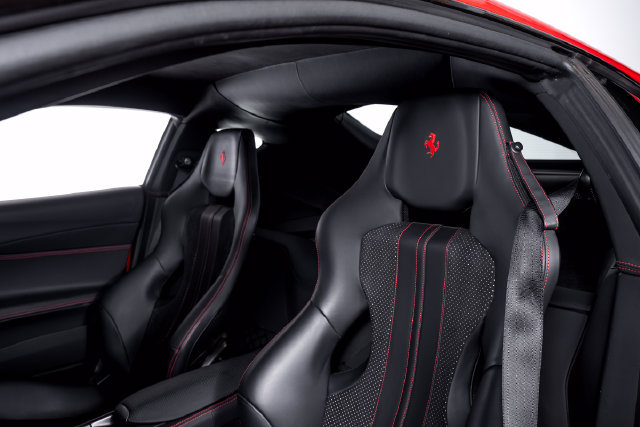 Certified 2019 Ferrari 812 Superfast RWD image 22