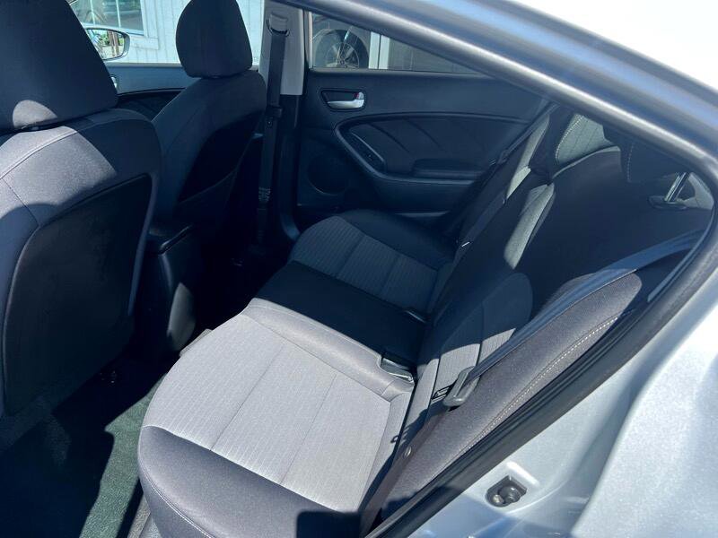 Used 2018 Kia Forte LX w/ LX Popular Package image 5