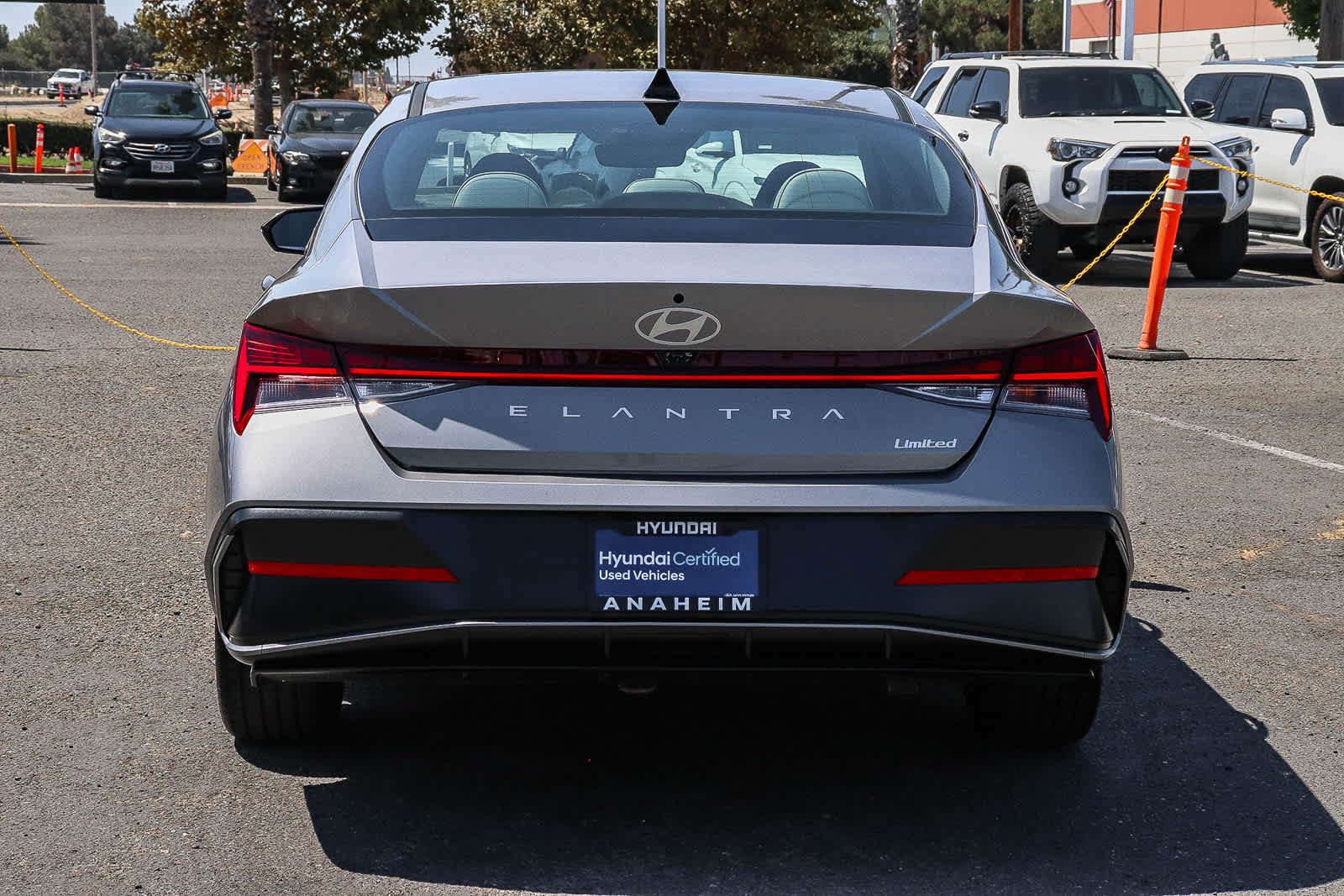 Used 2026 Hyundai Elantra Limited FWD image 8