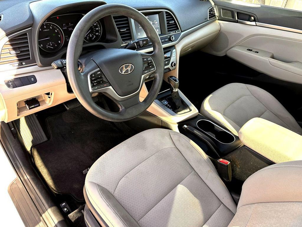 Used 2017 Hyundai Elantra SE image 14