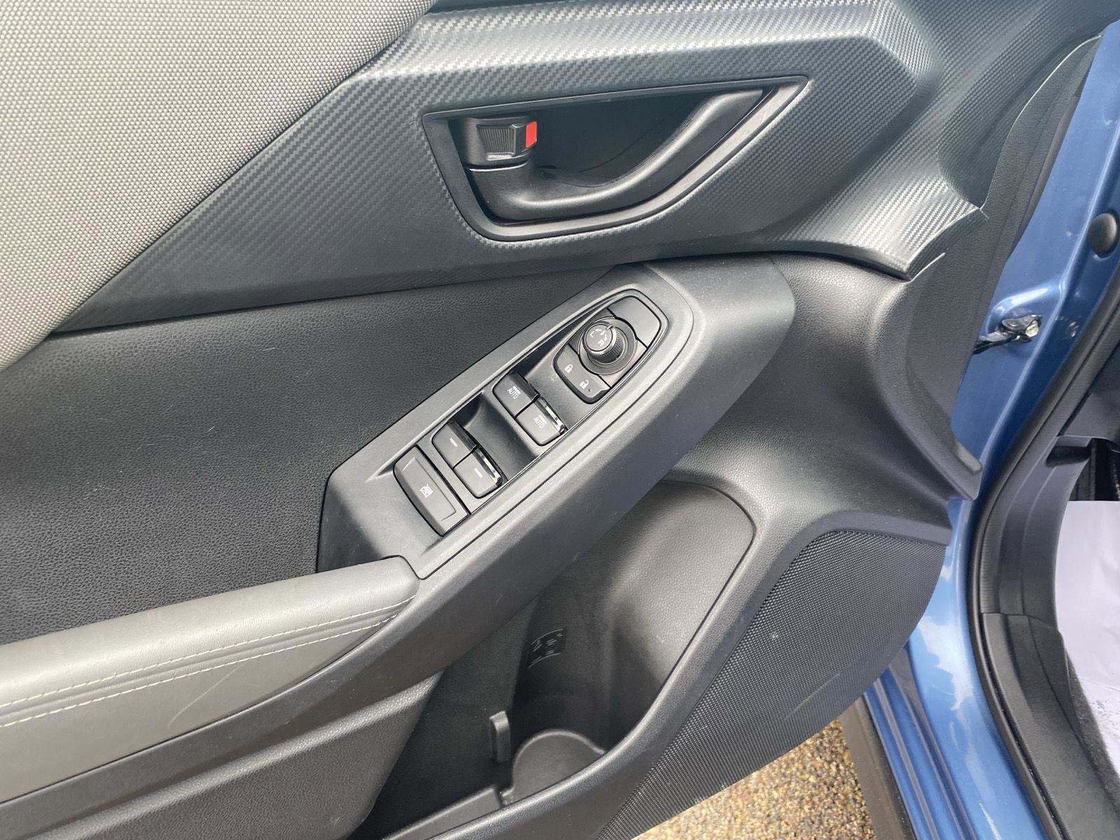 Used 2024 Subaru Crosstrek 2.0i Premium image 12