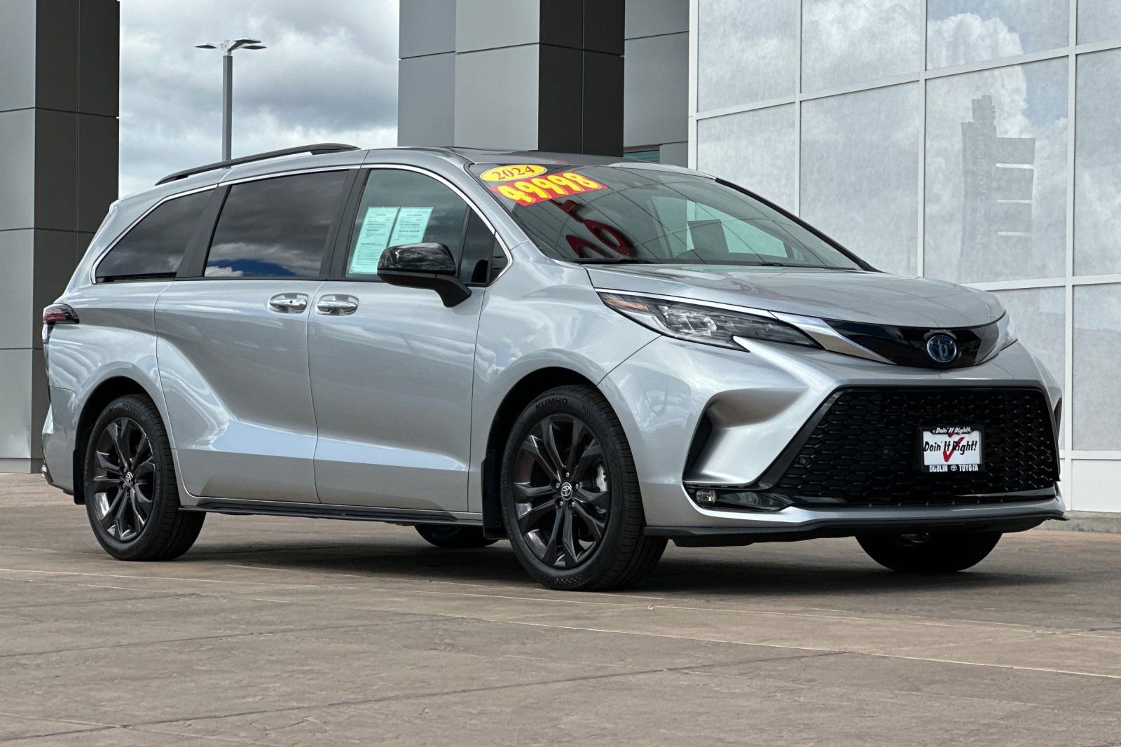 Certified 2024 Toyota Sienna XSE w/ XSE Plus Package image 2