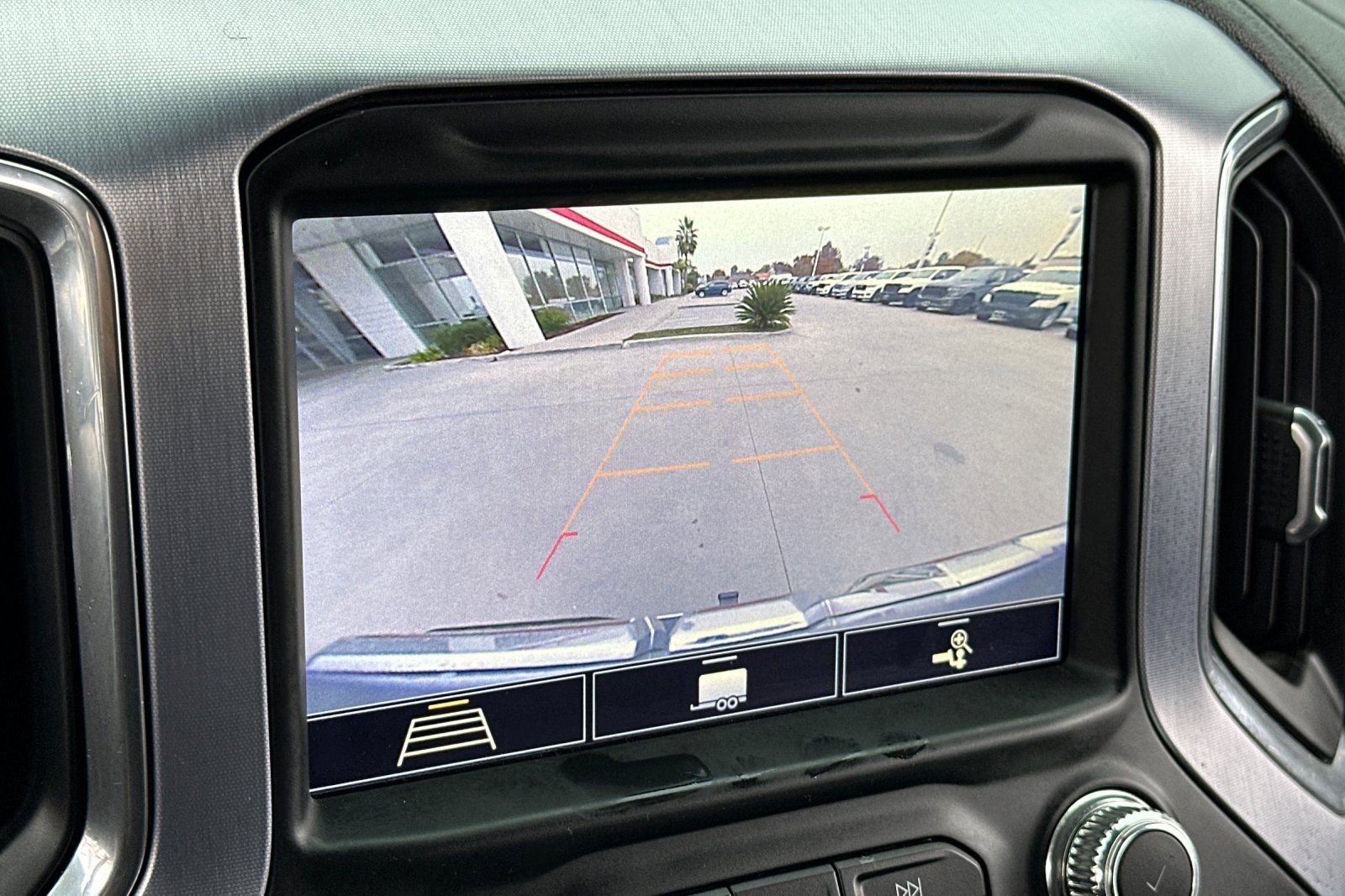 Used 2020 GMC Sierra 1500 SLT w/ SLT Premium Package image 19