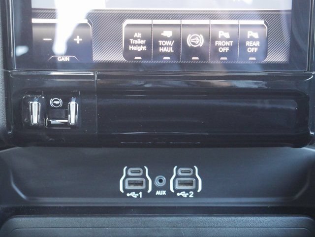 New 2025 RAM 2500 Laramie AWD/4WD image 24