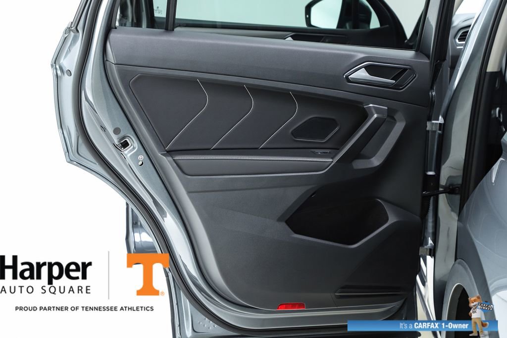 Used 2023 Volkswagen Tiguan SE image 17