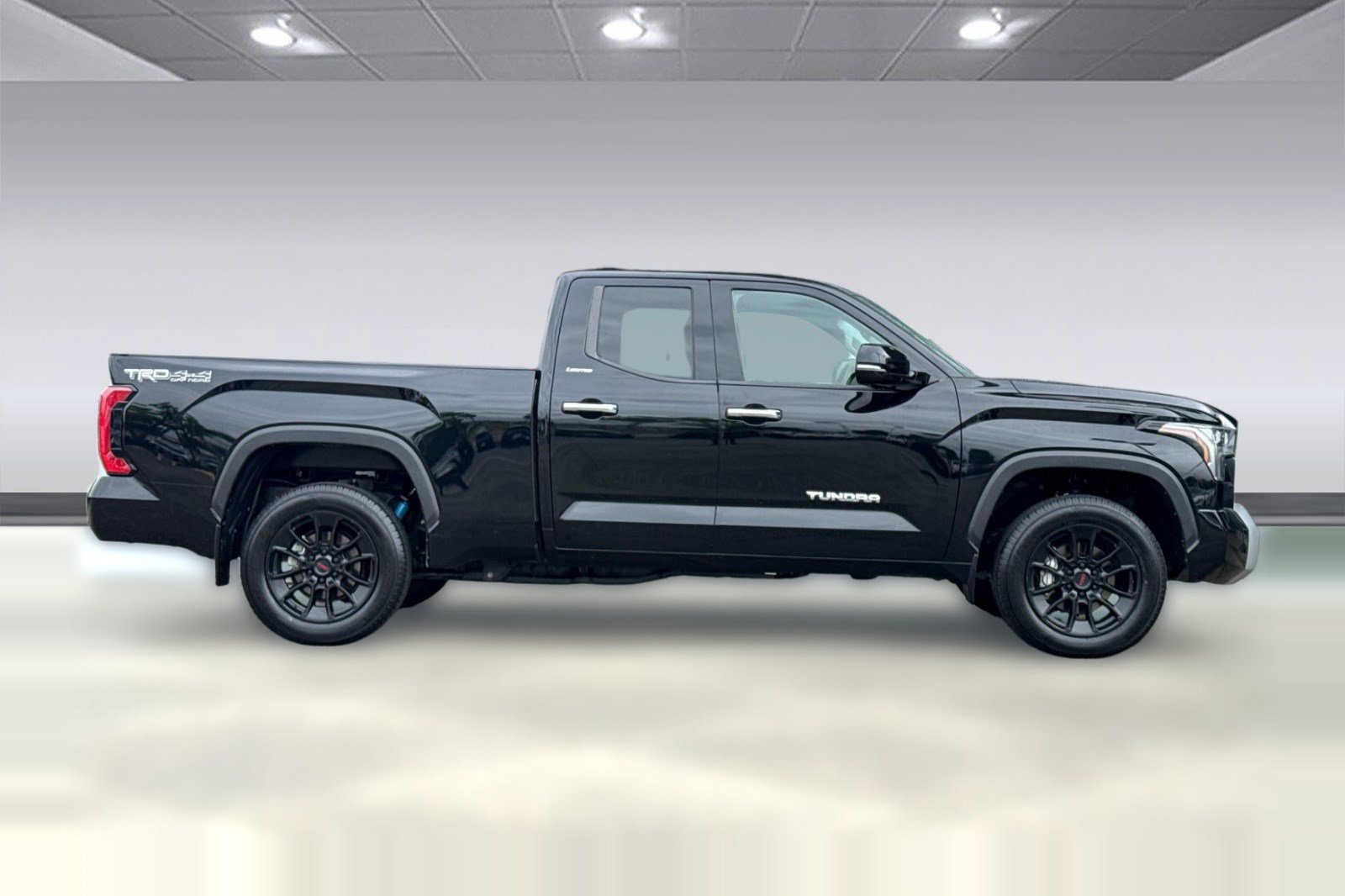 Used 2022 Toyota Tundra Limited image 2