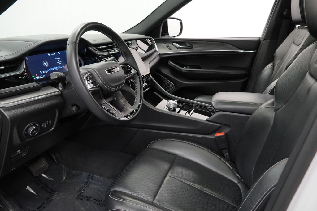 Certified 2023 Jeep Grand Cherokee Overland w/ Adv Protech Group III AWD/4WD image 17